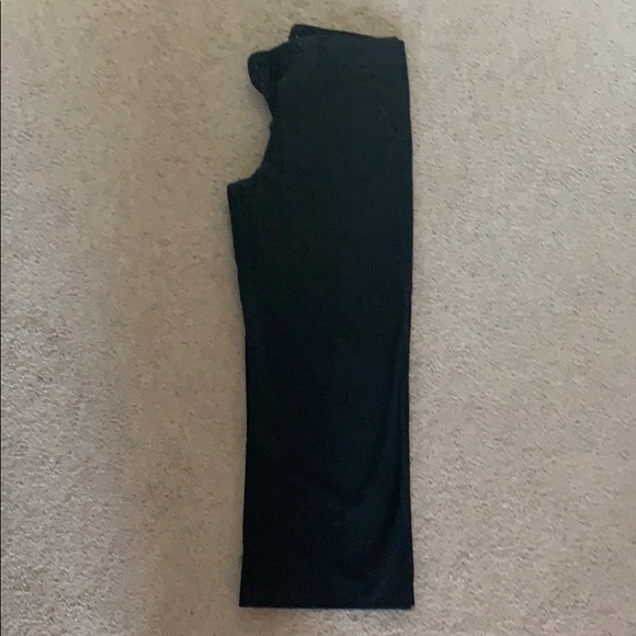 Express Women’s capris - Picture 2 of 3